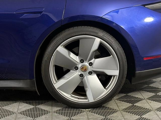 Used 2021 Porsche Taycan image 16