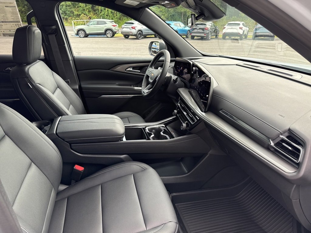 New 2026 Chevrolet Traverse LT w/ LPO, Floor Liner Package image 16