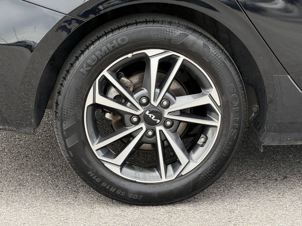 Used 2024 Kia Forte LXS image 6