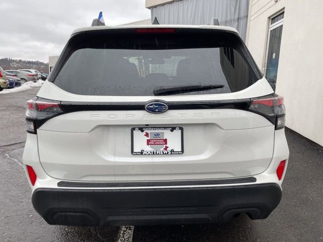 Used 2025 Subaru Forester Premium image 4