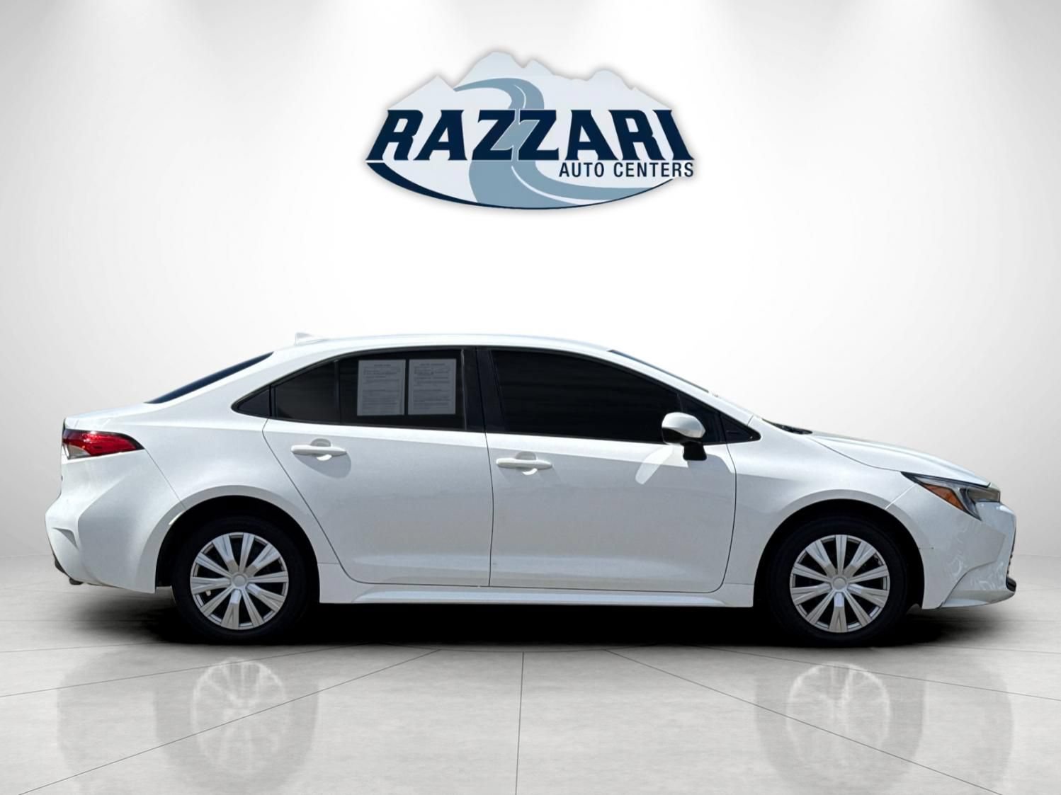 Used 2024 Toyota Corolla LE FWD image 2