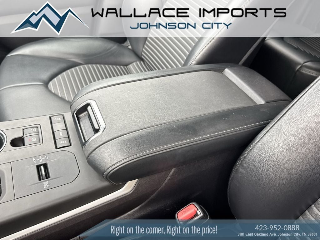 Used 2022 Toyota Highlander XSE FWD image 20