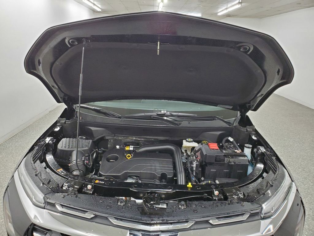 Used 2026 Chevrolet Equinox LT AWD/4WD image 10