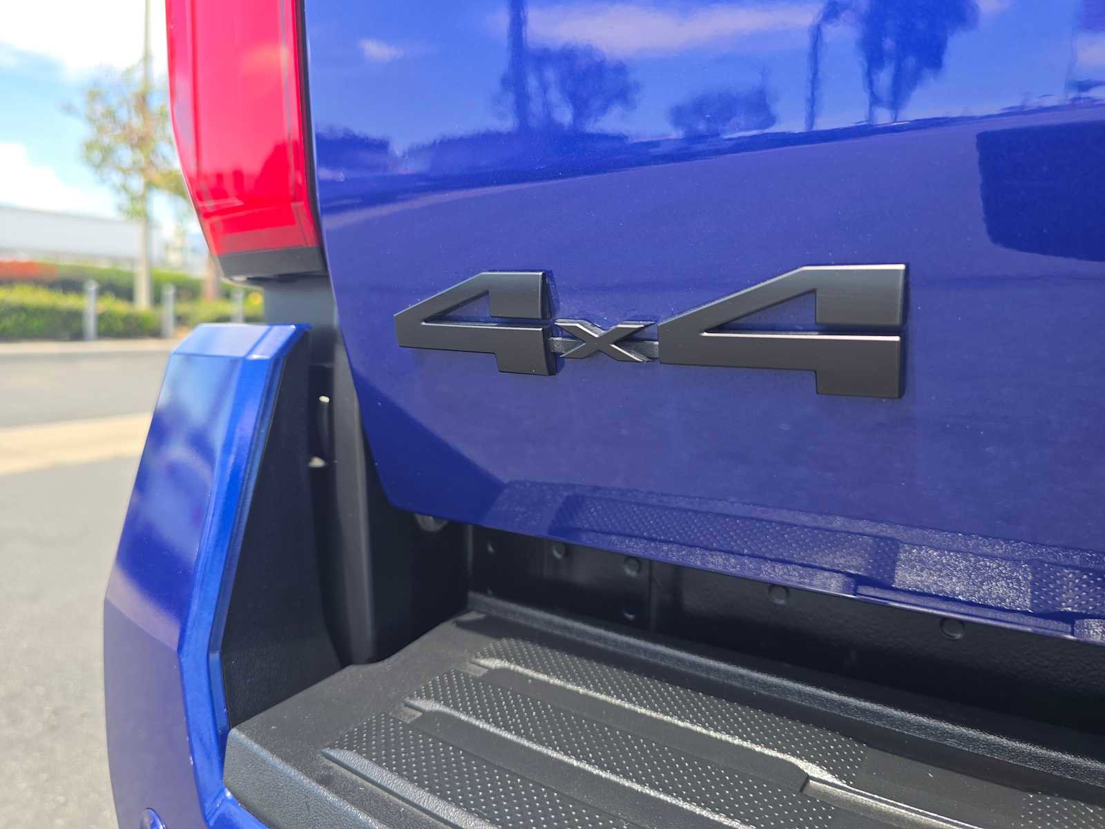 Certified 2025 Toyota Tacoma TRD Sport w/ TRD Sport Premium Package AWD/4WD image 15