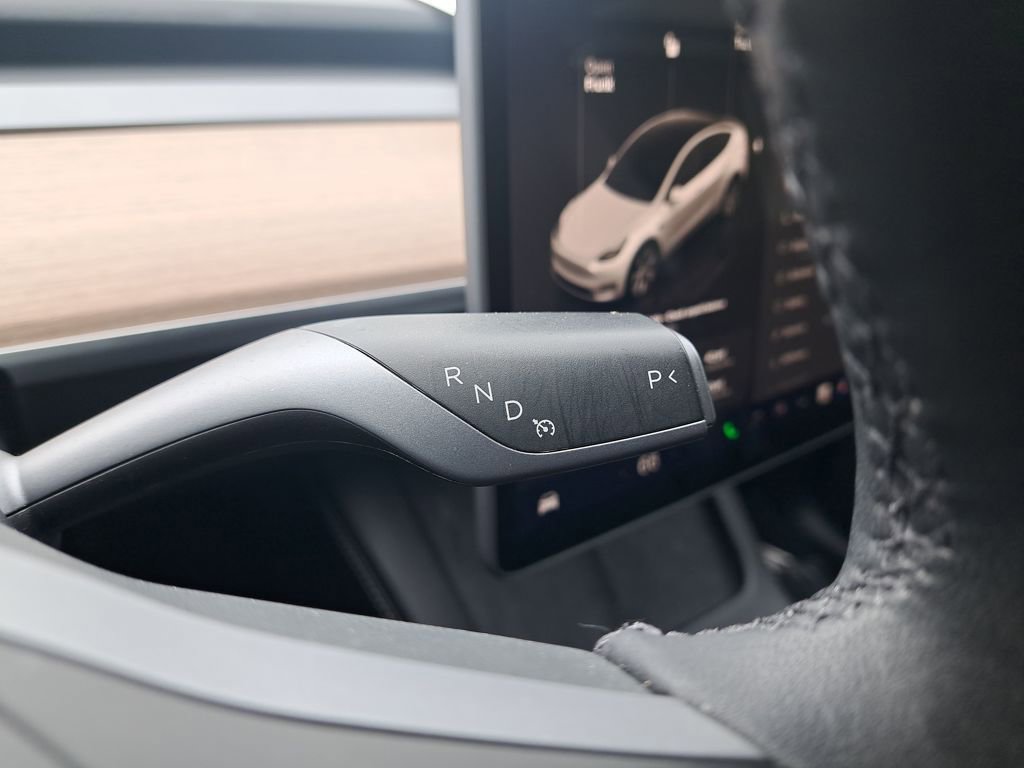 Used 2023 Tesla Model Y Long Range image 21