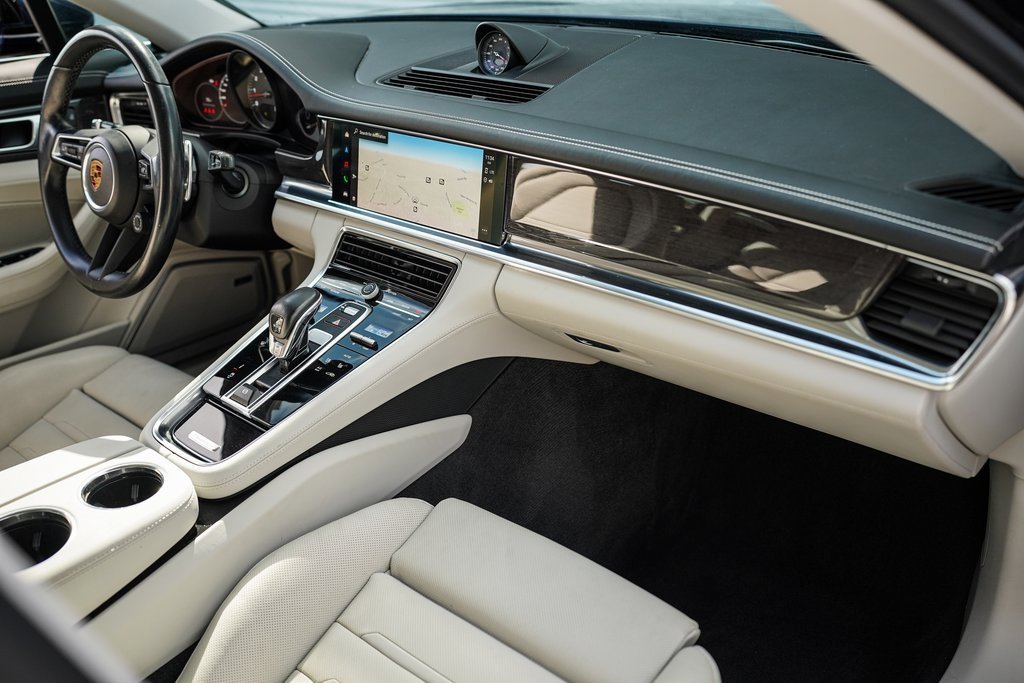 Used 2022 Porsche Panamera 4S w/ Premium Package image 21