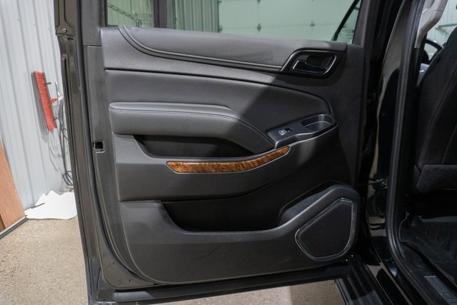Used 2020 Chevrolet Suburban Premier image 16