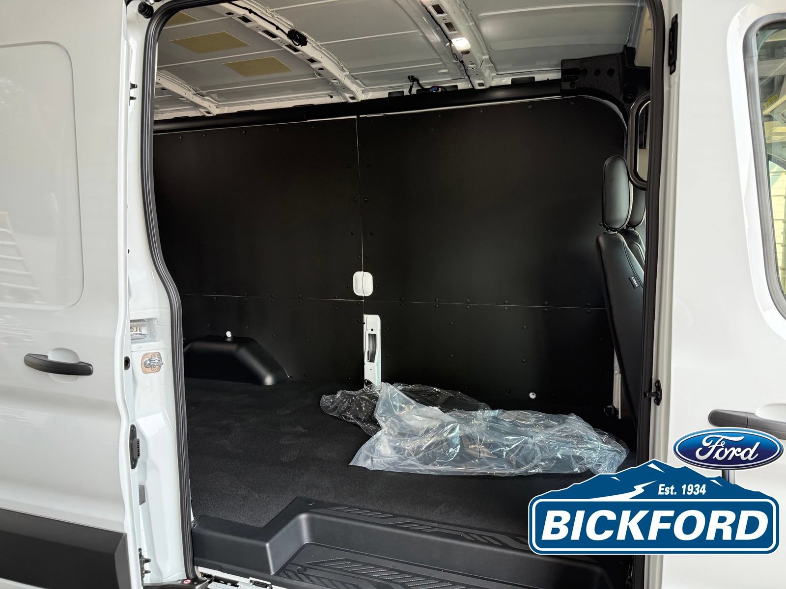 New 2026 Ford Transit 350 148 Medium Roof w/ Load Area Protection Package RWD image 5