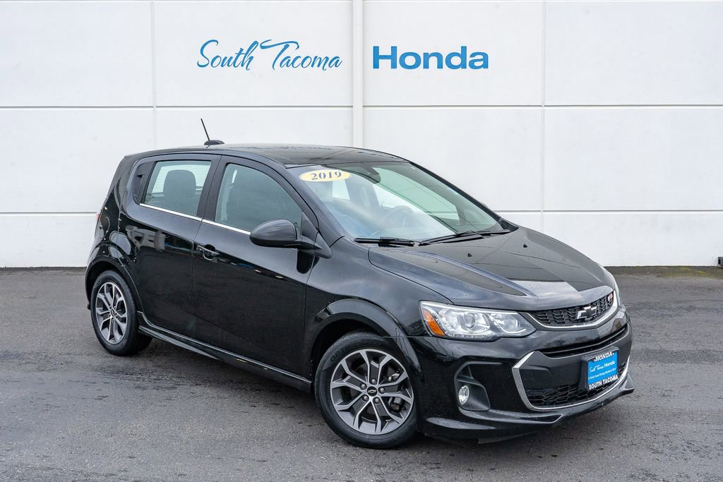 Used 2019 Chevrolet Sonic LT w/ Convenience Package image 2