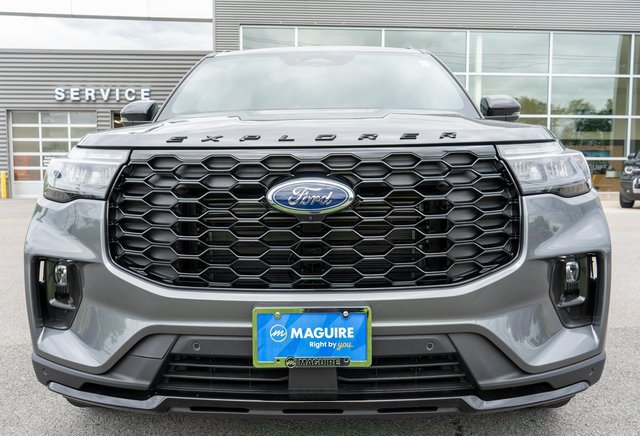 New 2026 Ford Explorer ST-Line AWD/4WD image 3