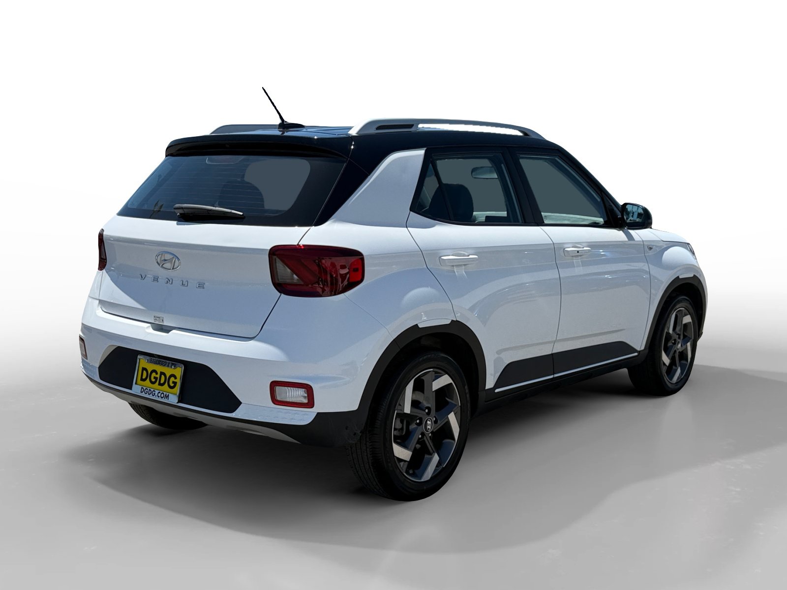 Used 2025 Hyundai Venue Limited FWD image 5