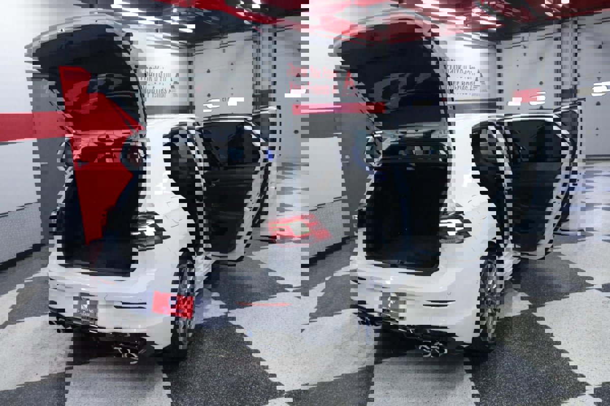 Used 2024 Volkswagen Golf R image 30