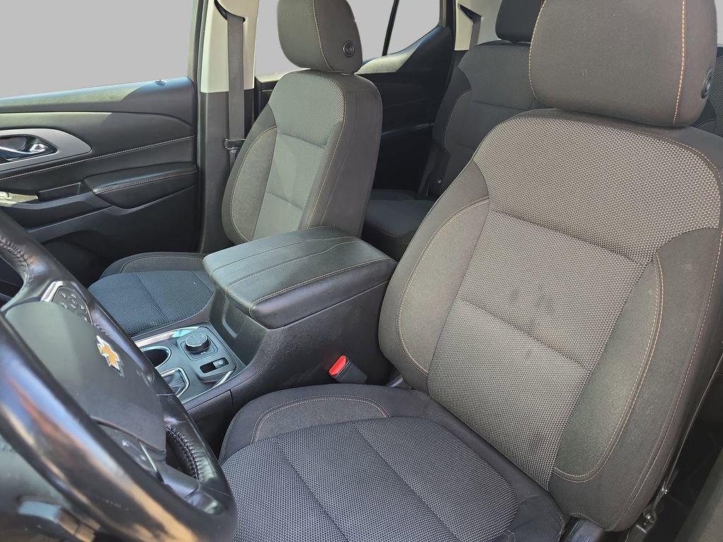Used 2018 Chevrolet Traverse LT w/ LPO, Floor Liner Package AWD/4WD image 17