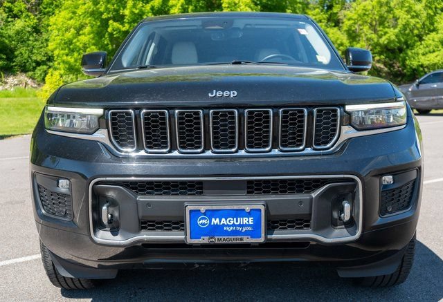 Used 2022 Jeep Grand Cherokee Overland AWD/4WD image 3