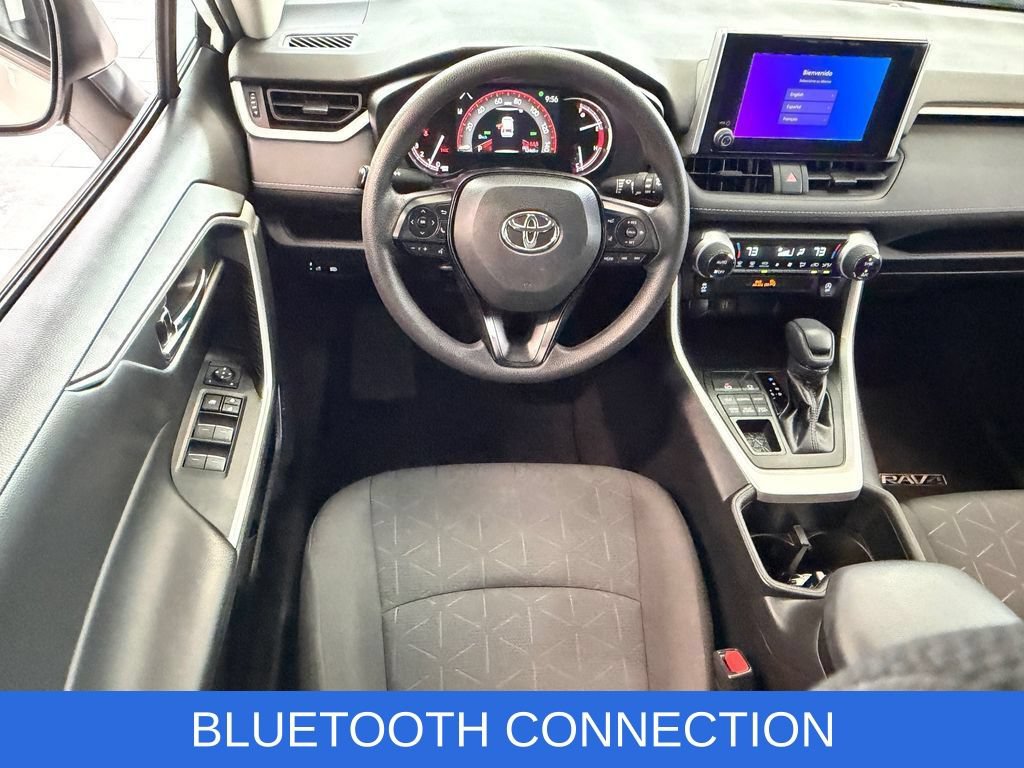 Used 2023 Toyota RAV4 XLE AWD/4WD image 6