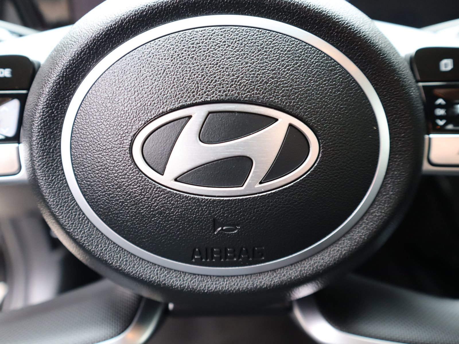 Used 2024 Hyundai Elantra Limited image 37