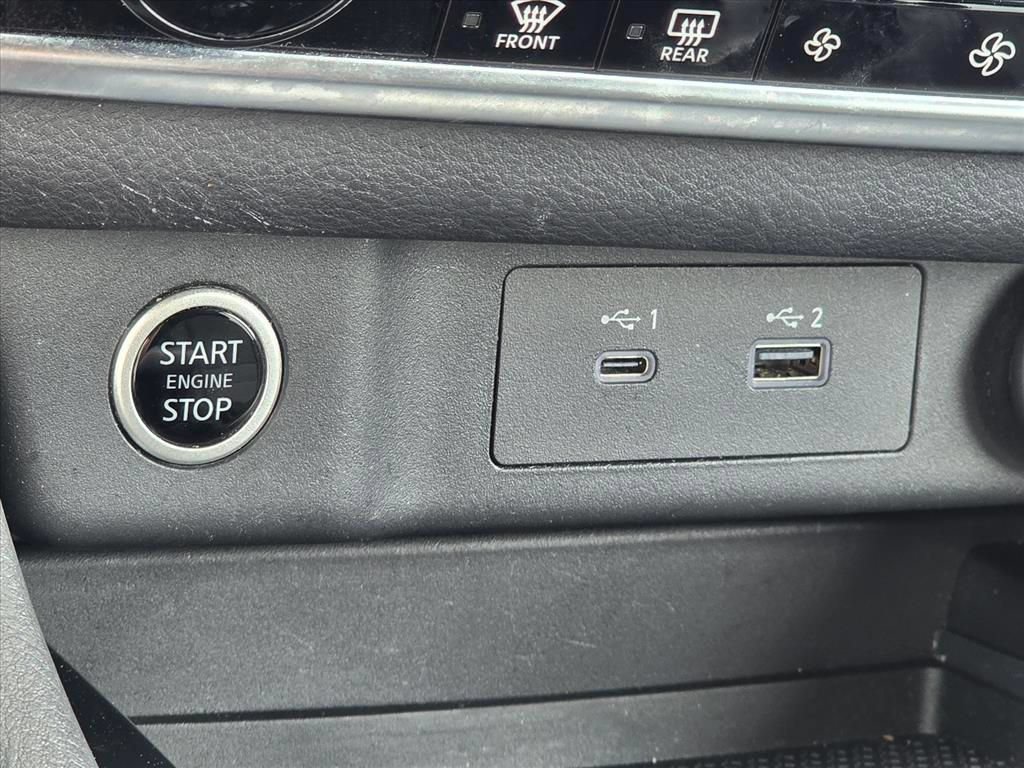 Used 2021 Nissan Rogue SV FWD image 17