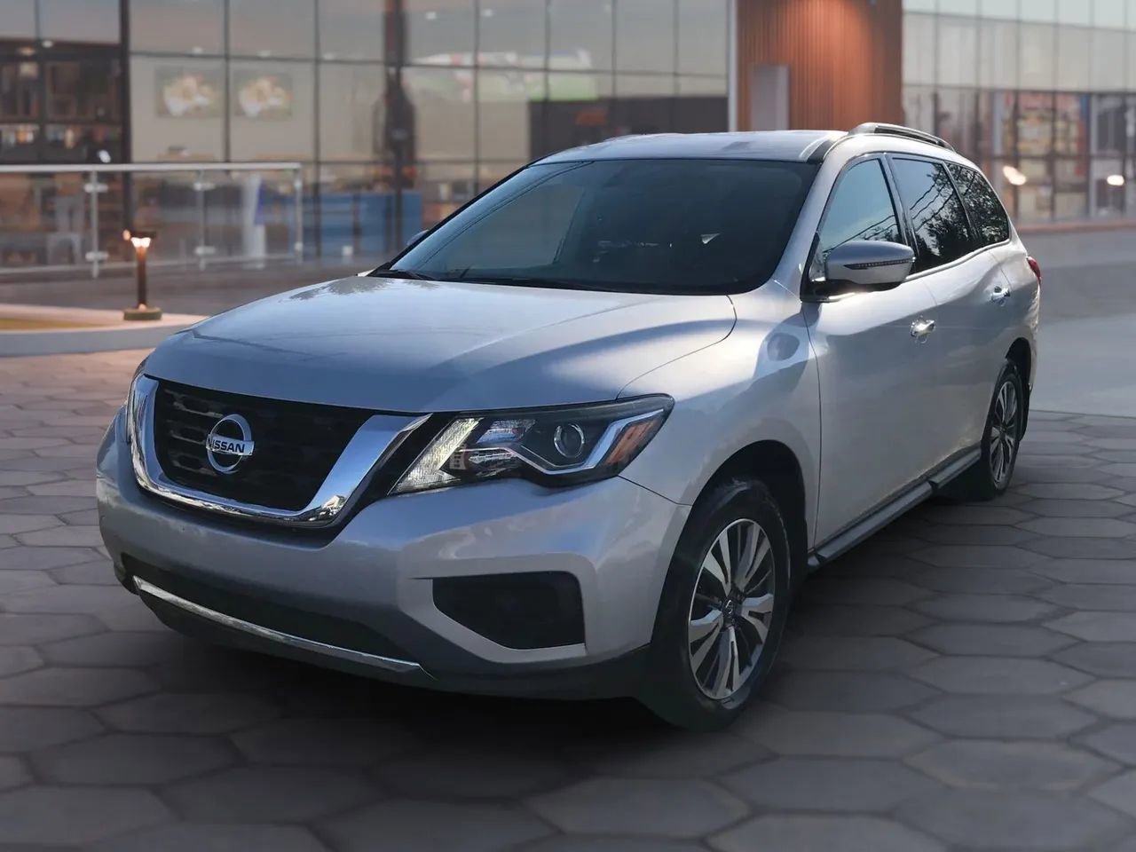 Used 2020 Nissan Pathfinder S image 6