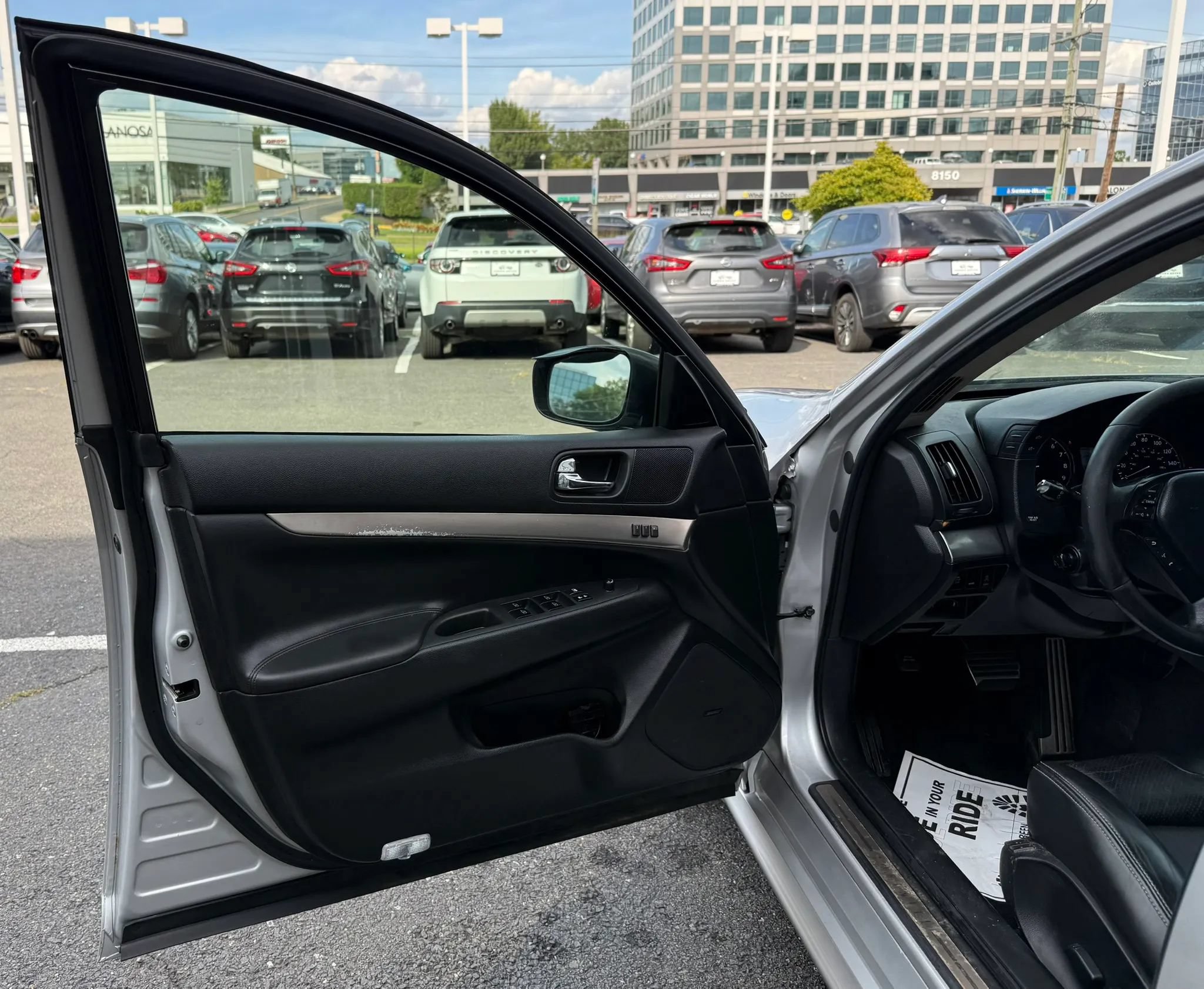 Used 2011 INFINITI G37 x Sedan w/ Premium Pkg AWD/4WD image 9