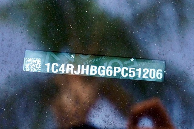 Certified 2023 Jeep Grand Cherokee Limited image 34