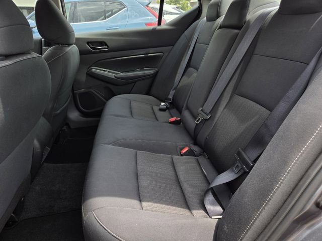 Used 2025 Nissan Altima 2.5 SV FWD image 17