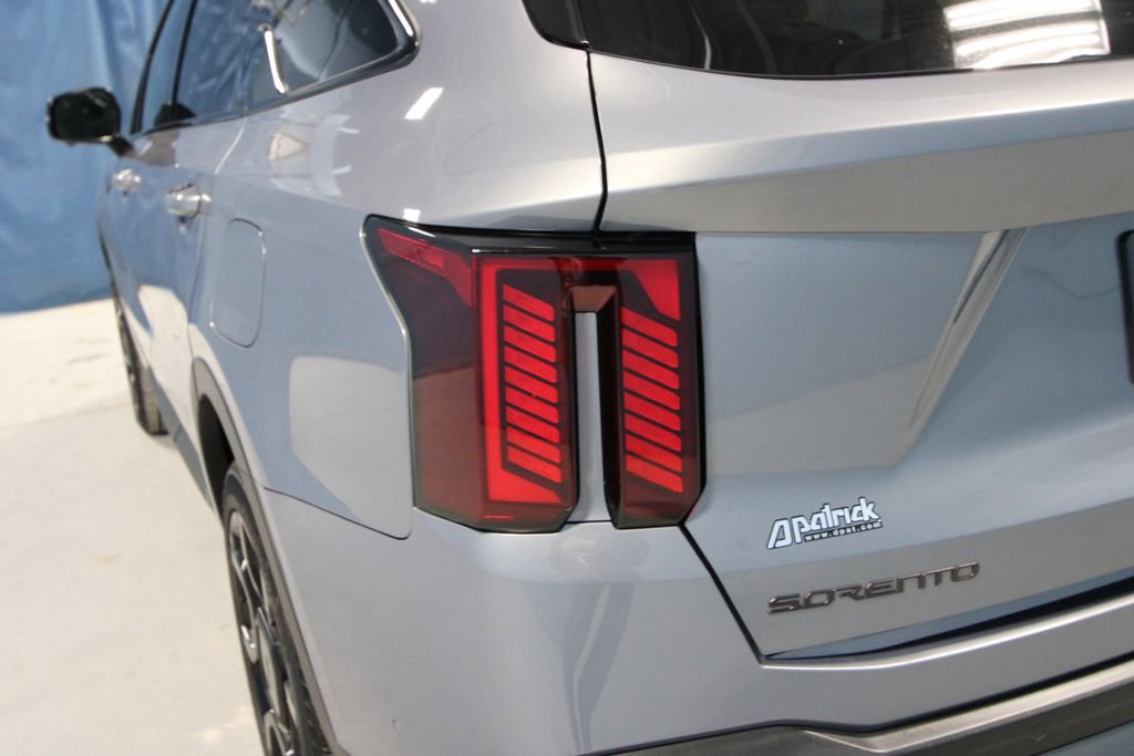 Used 2025 Kia Sorento SX image 38