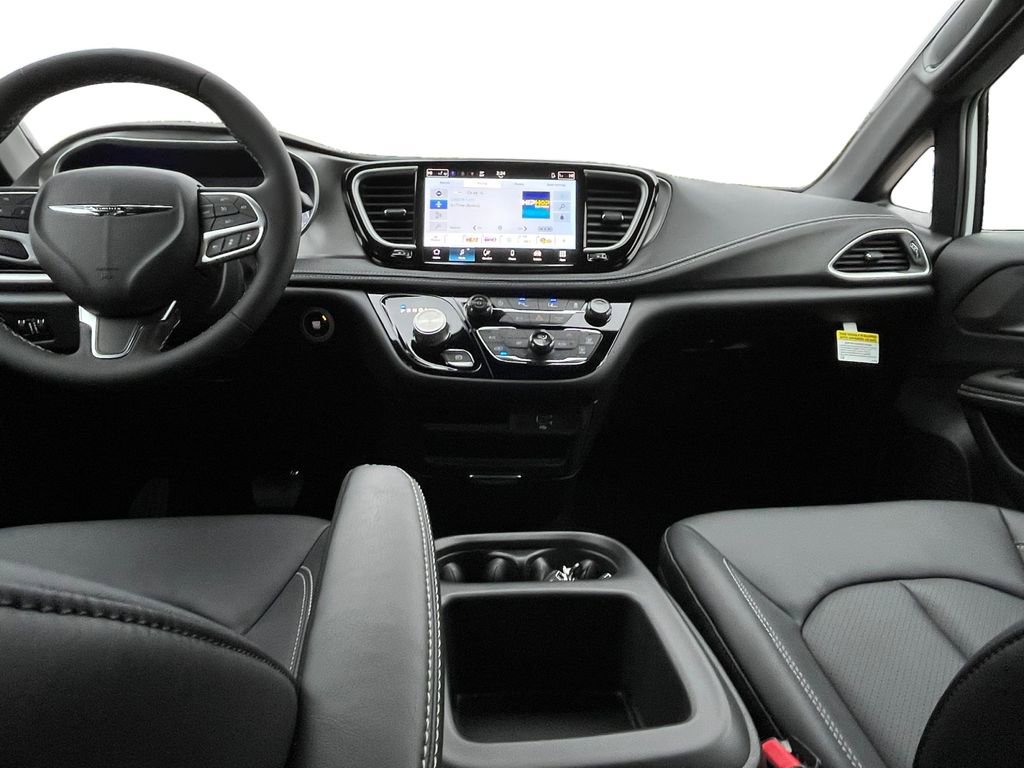 New 2026 Chrysler Pacifica Select image 3