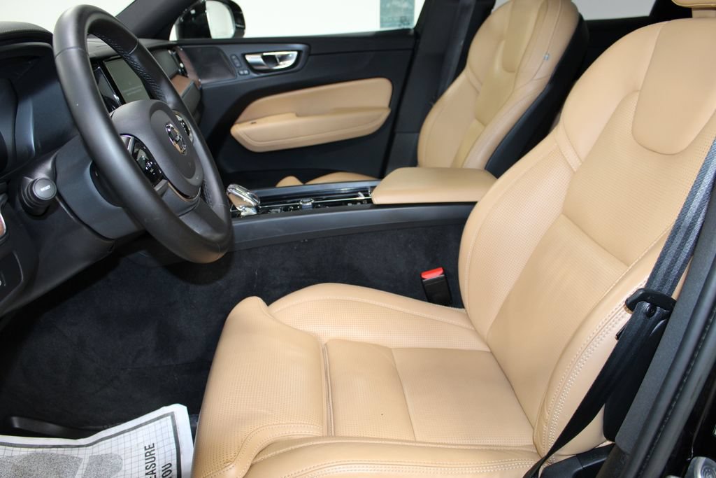 Used 2023 Volvo XC60 B6 Ultimate w/ Climate Package AWD/4WD image 21