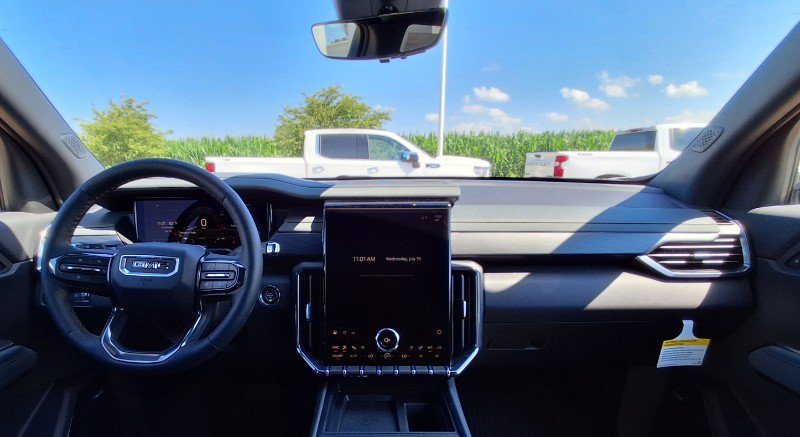 New 2026 GMC Acadia AT4 w/ Luxury Package AWD/4WD image 18