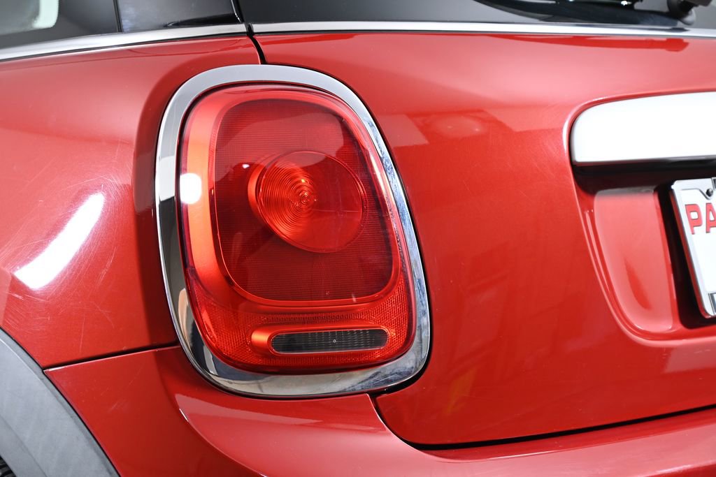 Used 2015 MINI Cooper 2-Door Hardtop FWD image 10