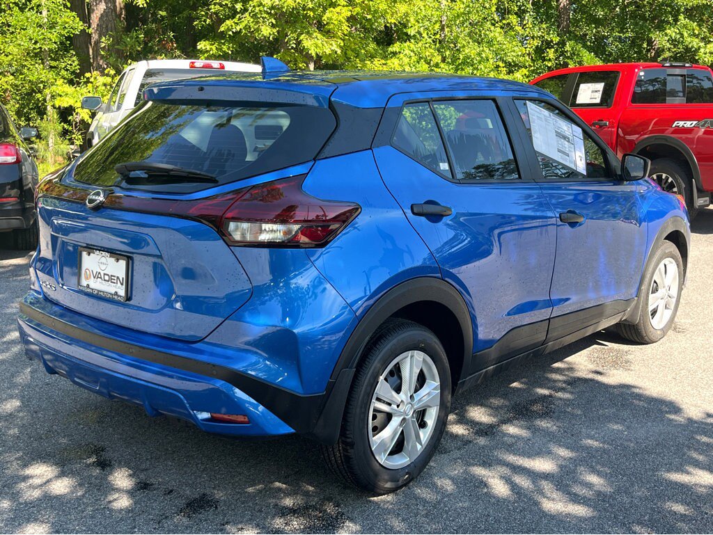 New 2025 Nissan Kicks Play S image 8