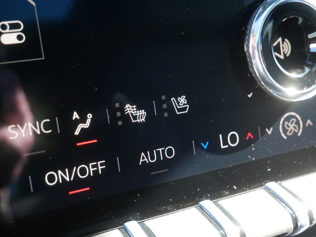 New 2026 GMC Yukon XL Denali w/ Sun & Power Step Package AWD/4WD image 23