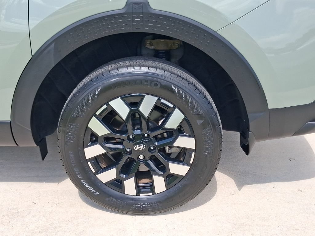 Used 2025 Hyundai Santa Cruz SEL FWD image 4