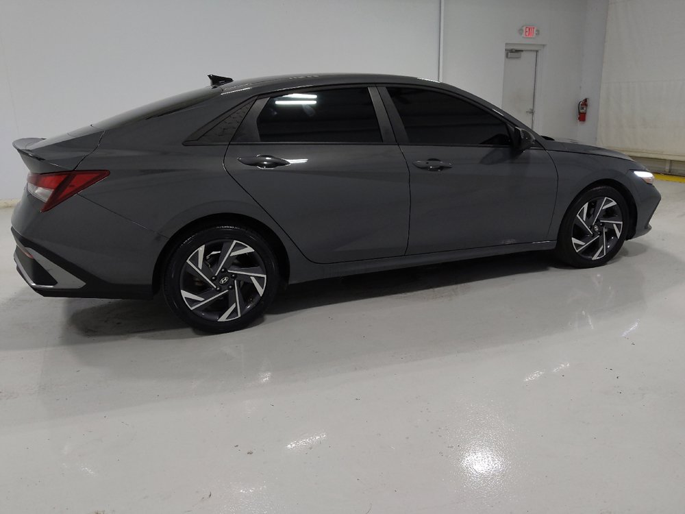 Used 2025 Hyundai Elantra Sport FWD image 10