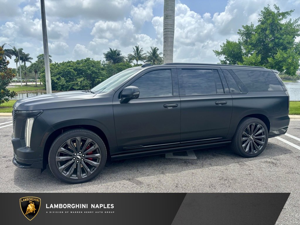 Used 2025 Cadillac Escalade ESV V image 1