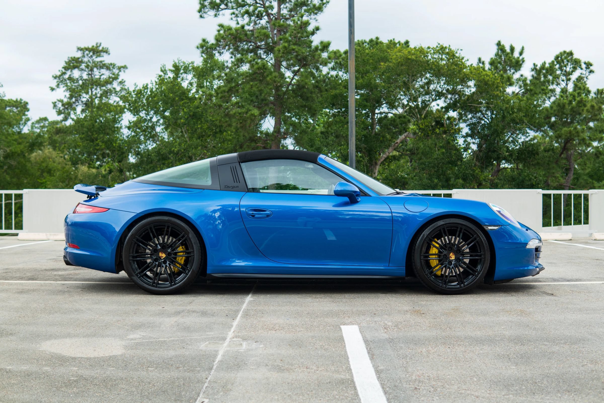 Used 2015 Porsche 911 Targa 4S w/ Sport Chrono Package AWD/4WD image 11
