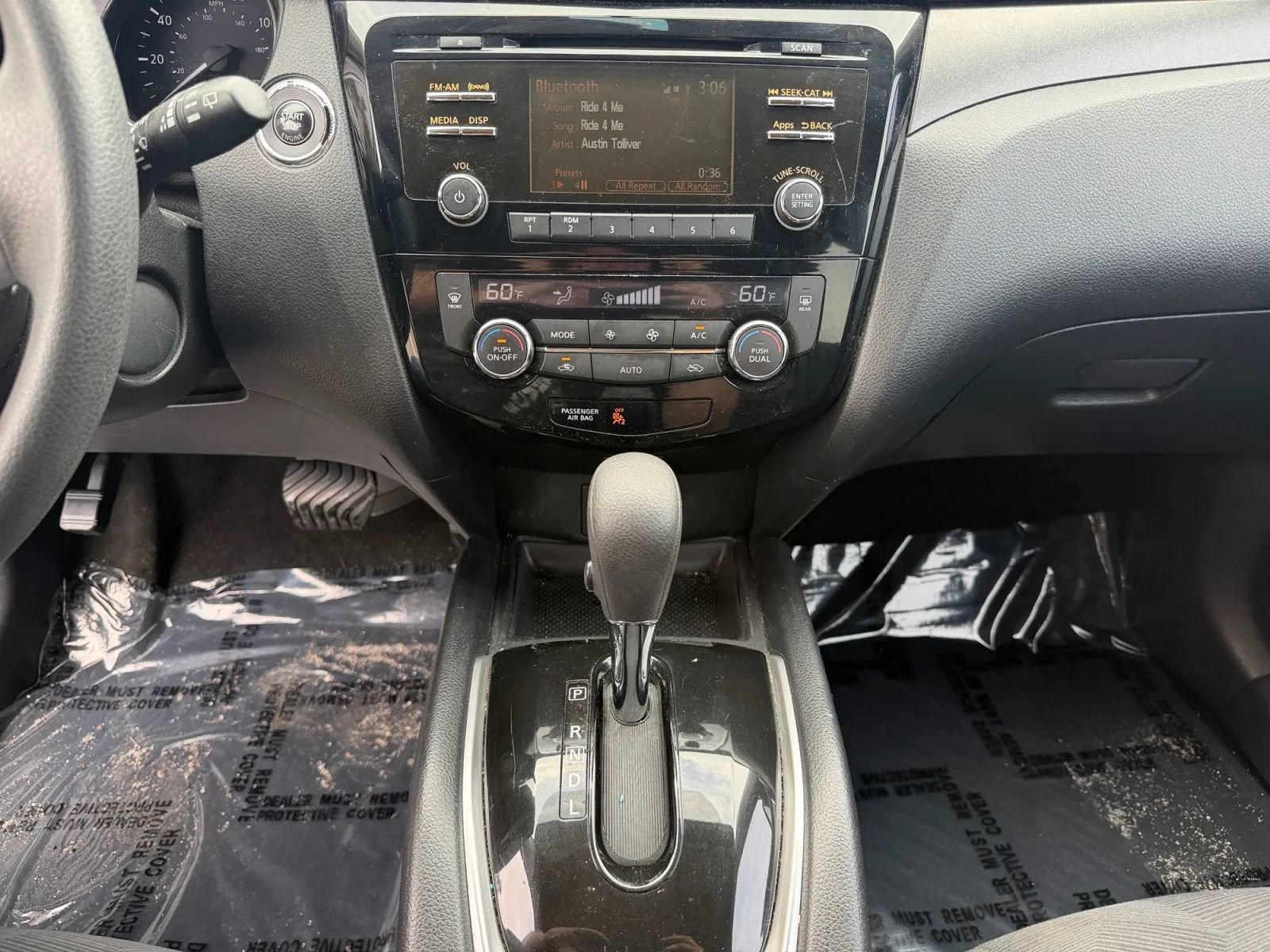 Used 2015 Nissan Rogue SV FWD image 12