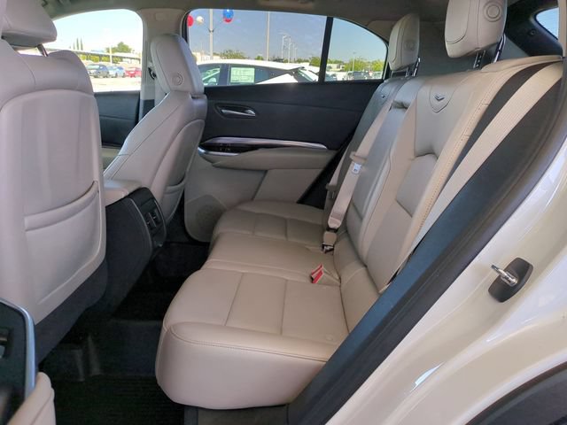 Used 2021 Cadillac XT4 Luxury w/ Cold Weather Package FWD image 29