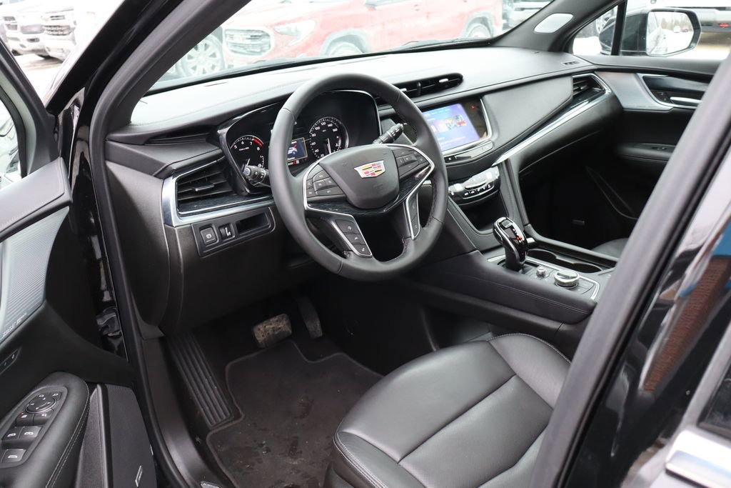 Used 2025 Cadillac XT5 Premium Luxury image 14