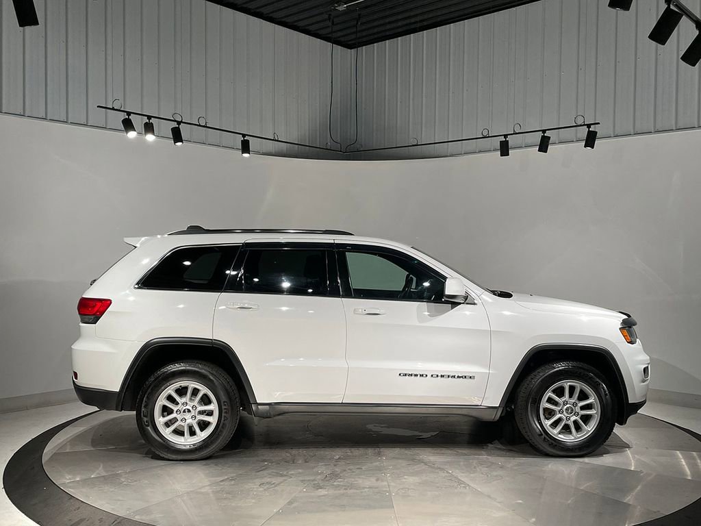 Used 2019 Jeep Grand Cherokee Laredo image 10
