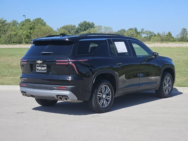Used 2026 Chevrolet Traverse LT FWD image 7
