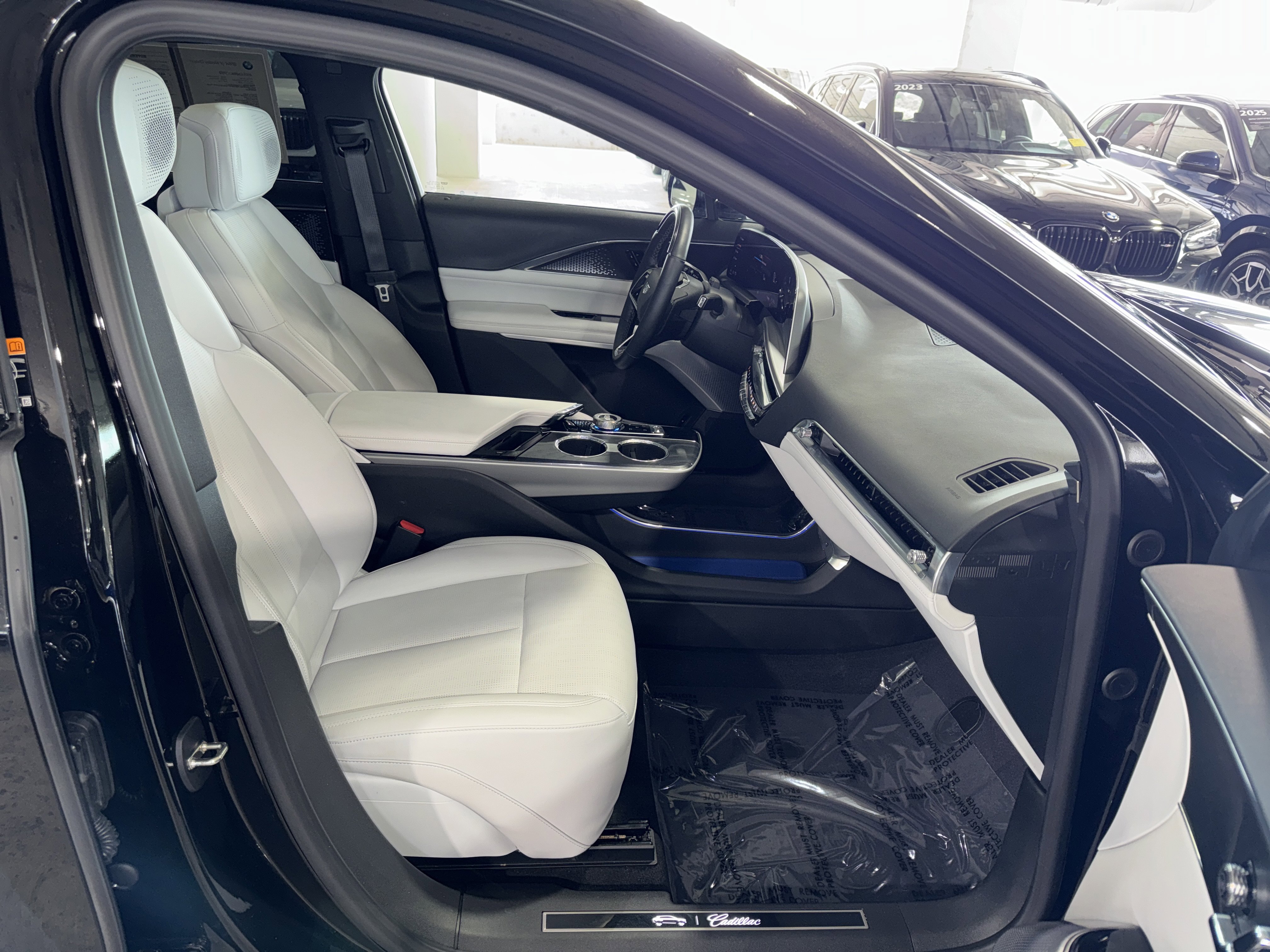 Used 2023 Cadillac Lyriq 2WD image 10