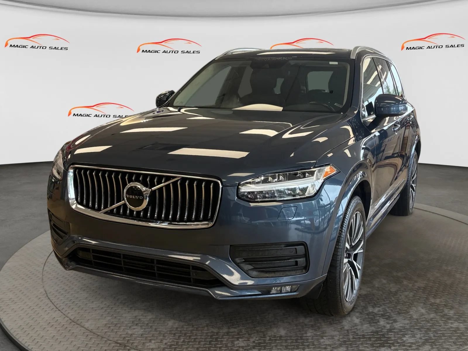 Used 2022 Volvo XC90 T5 Momentum w/ Climate Package