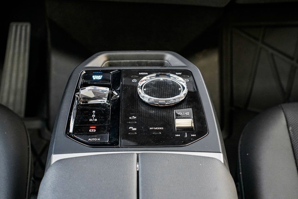 Used 2025 BMW iX xDrive50 image 14
