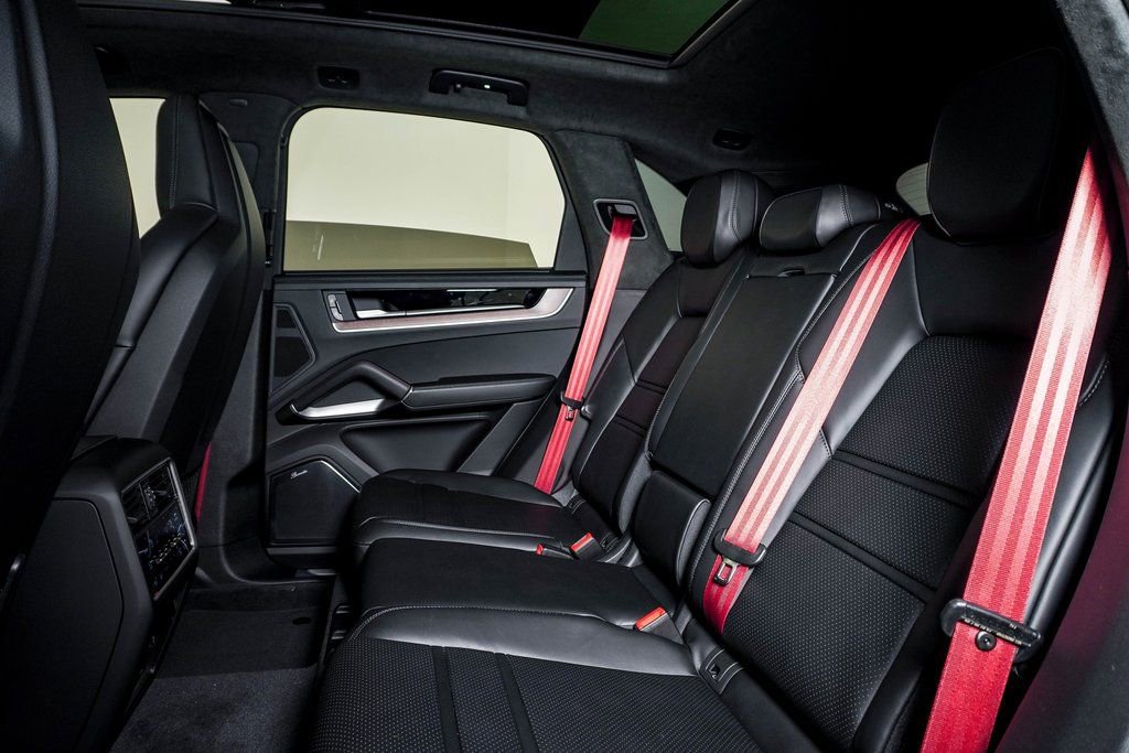 New 2026 Porsche Cayenne GTS image 17