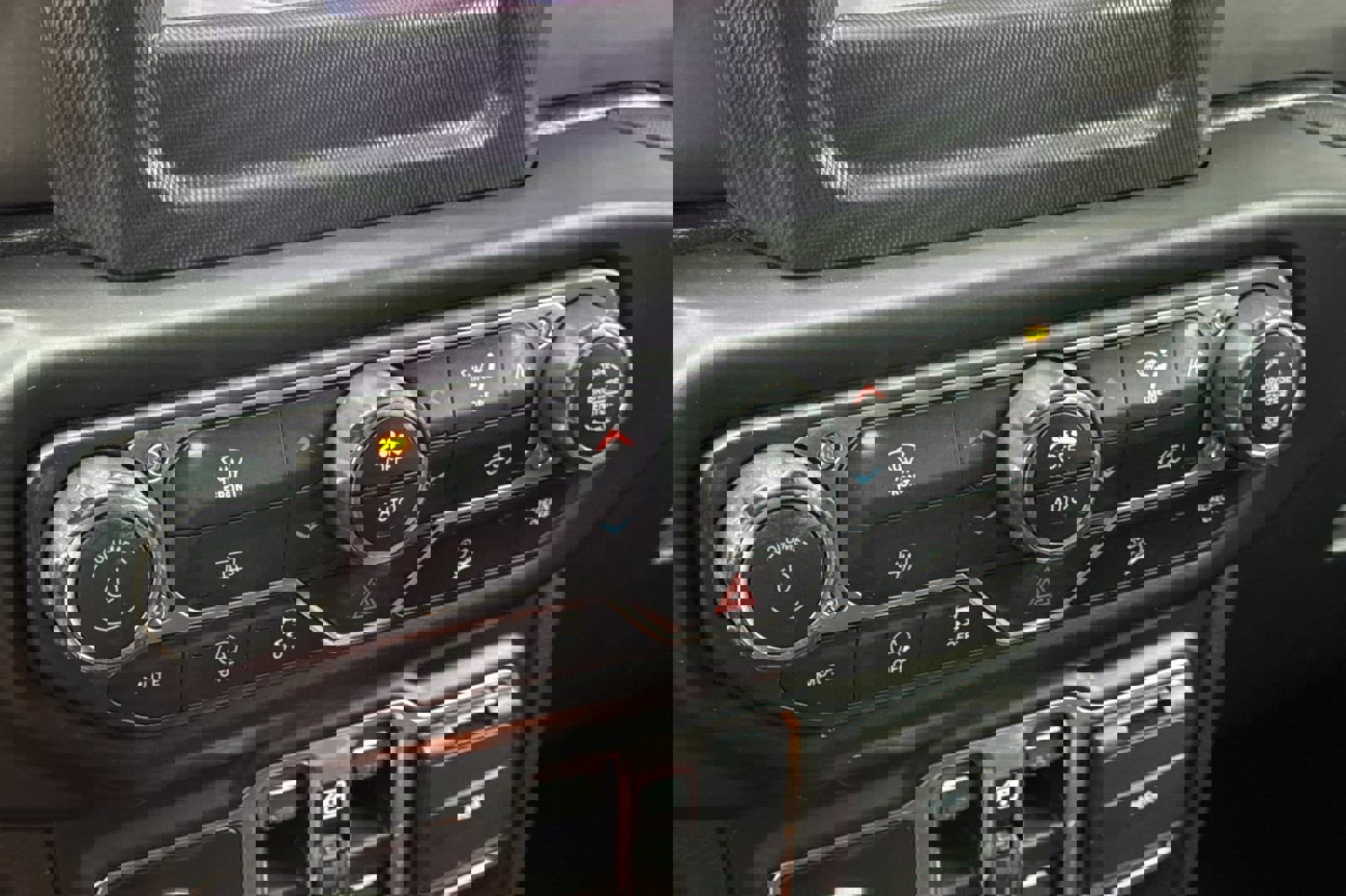 Used 2020 Jeep Wrangler Unlimited Sport image 21