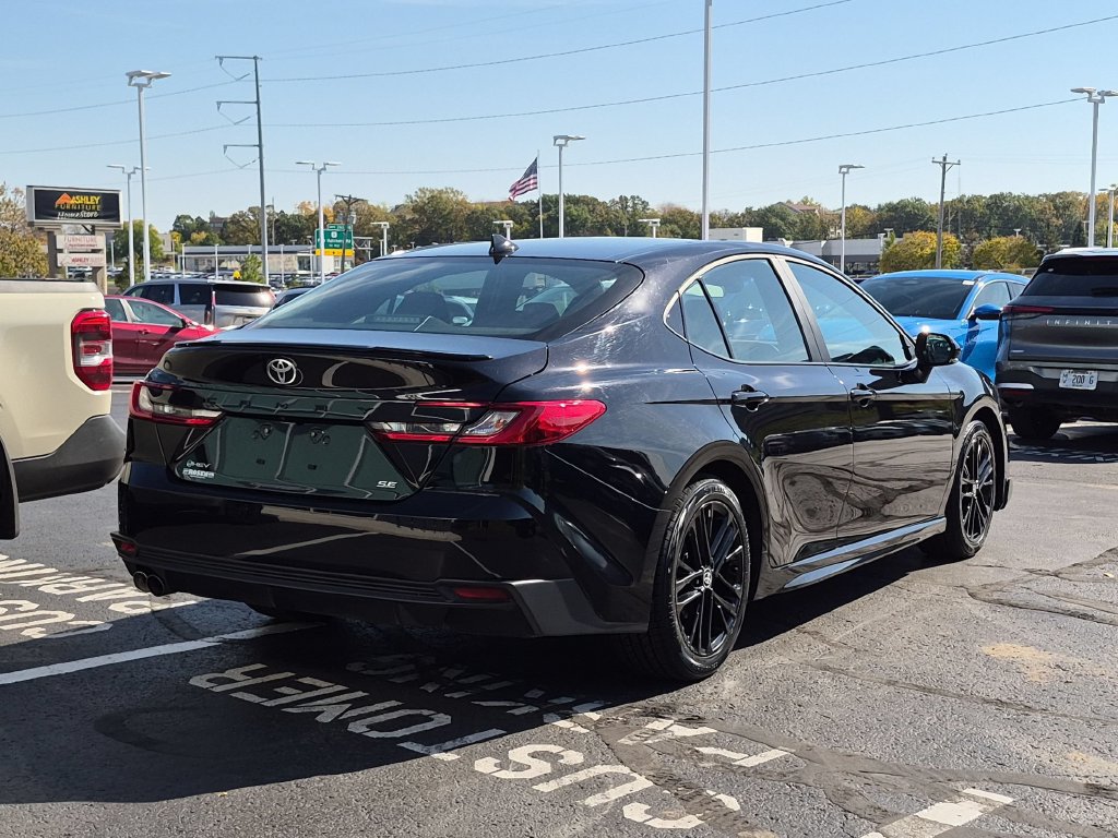 Used 2025 Toyota Camry SE FWD image 3