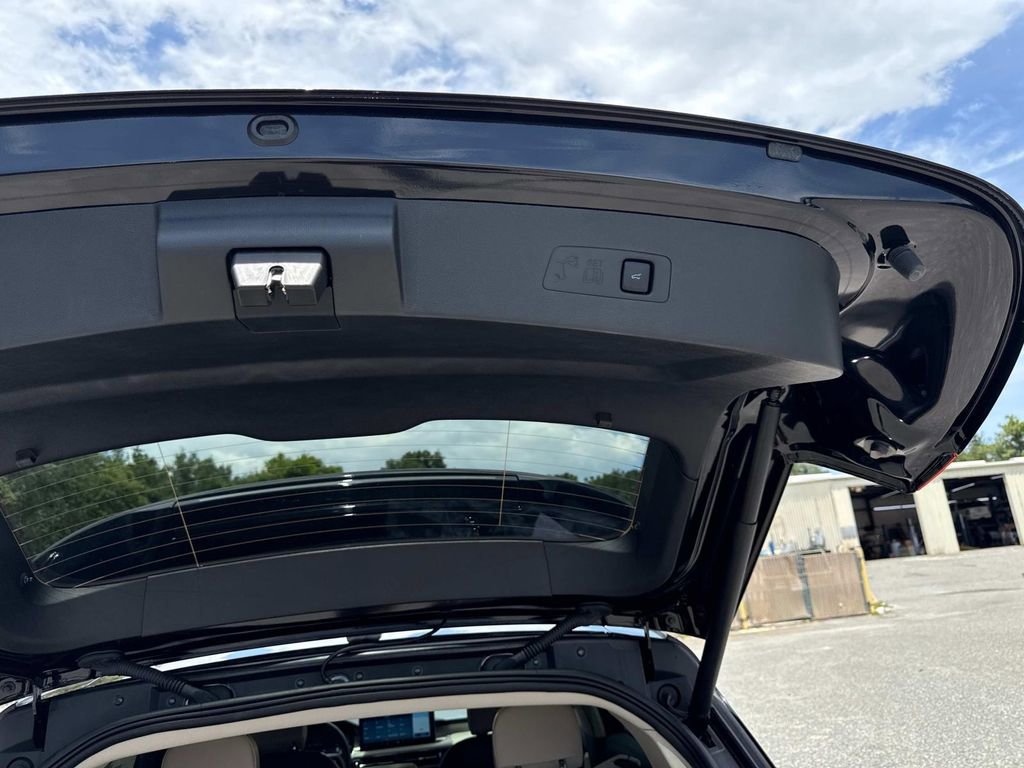 New 2025 Lincoln Corsair FWD w/ Equipment Group 101A image 12