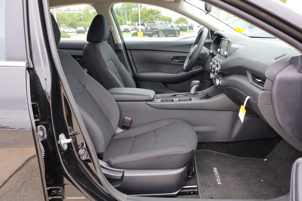 Certified 2025 Nissan Sentra S FWD image 8