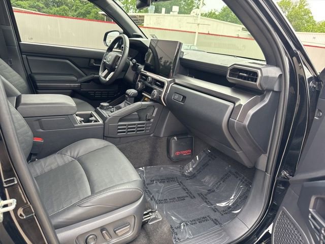 Used 2025 Toyota 4Runner TRD Off-Road Premium AWD/4WD image 14